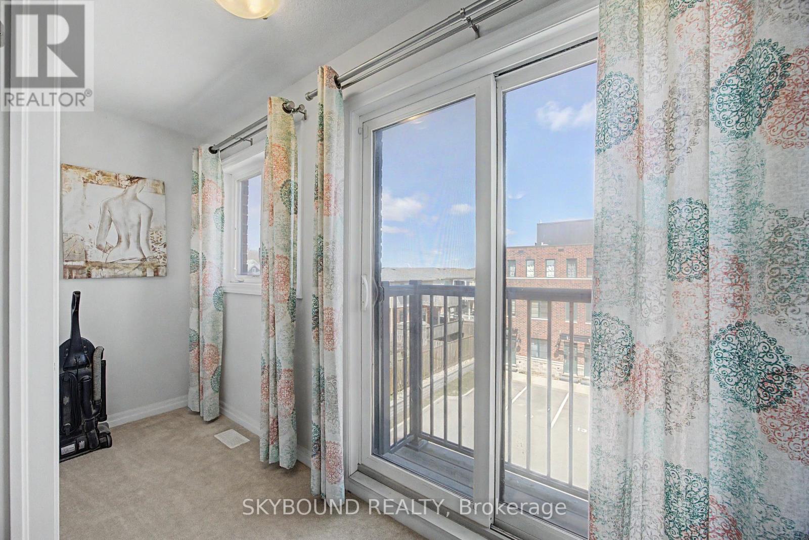 #3 290 BARTON STREET W - 14
