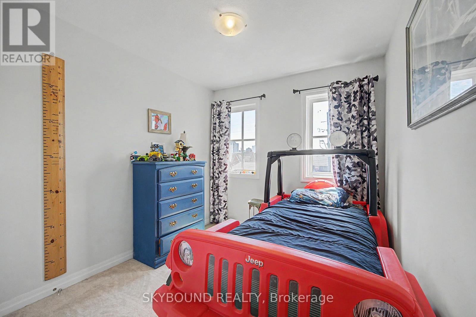 #3 290 BARTON STREET W - 16