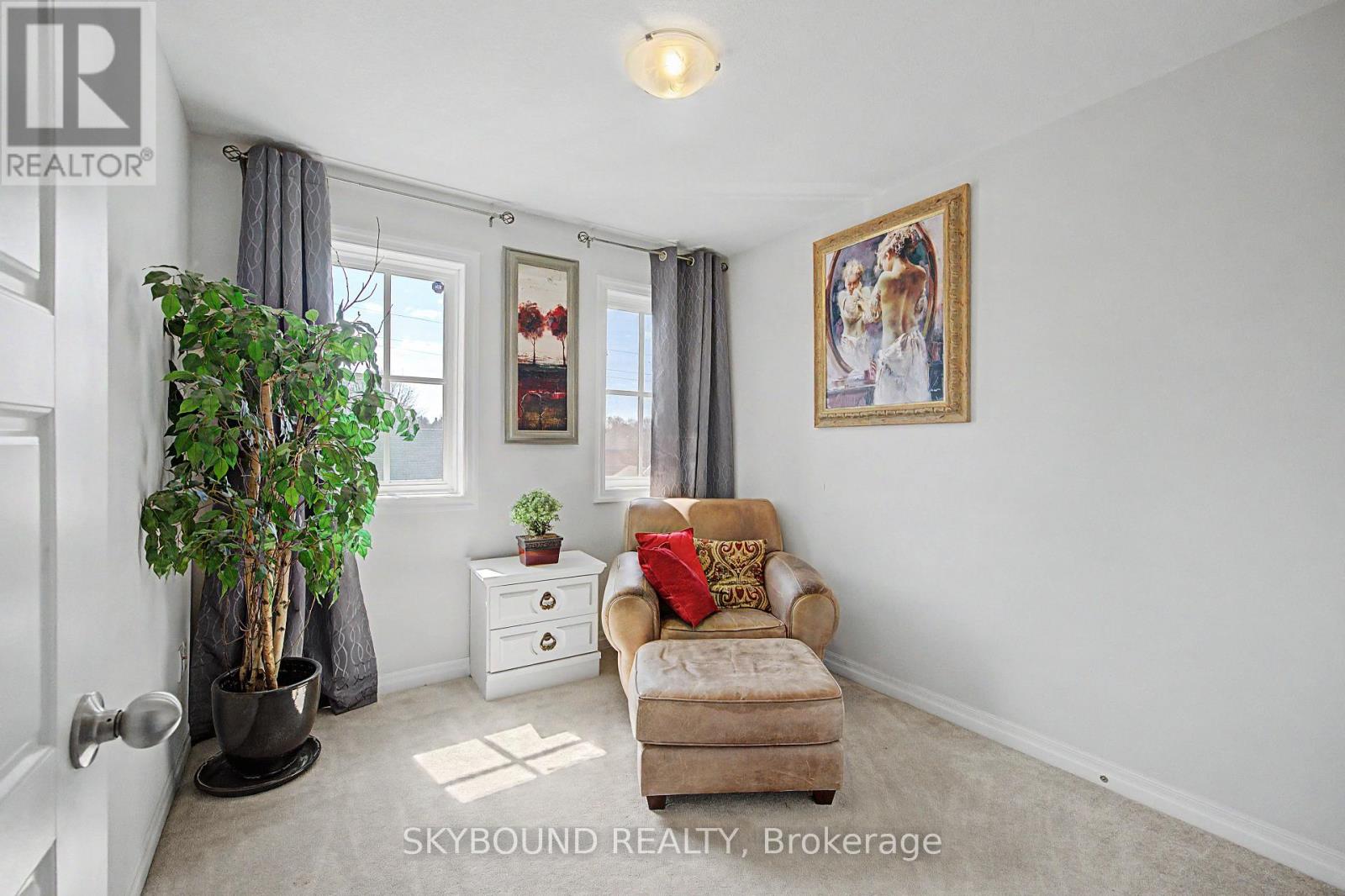 #3 290 BARTON STREET W - 17
