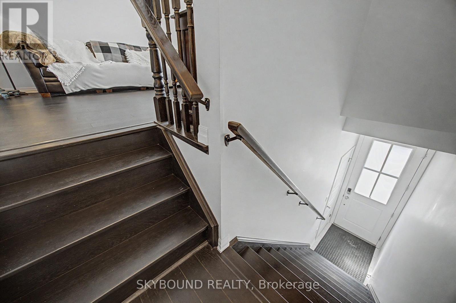 #3 290 BARTON STREET W - 2