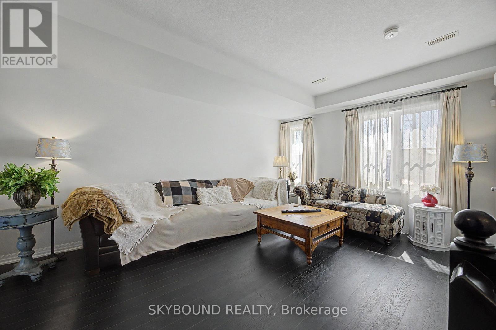 #3 290 BARTON STREET W - 3