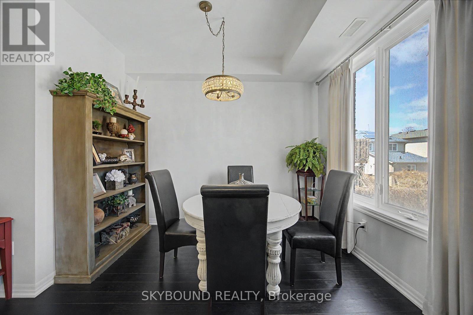 #3 290 BARTON STREET W - 8