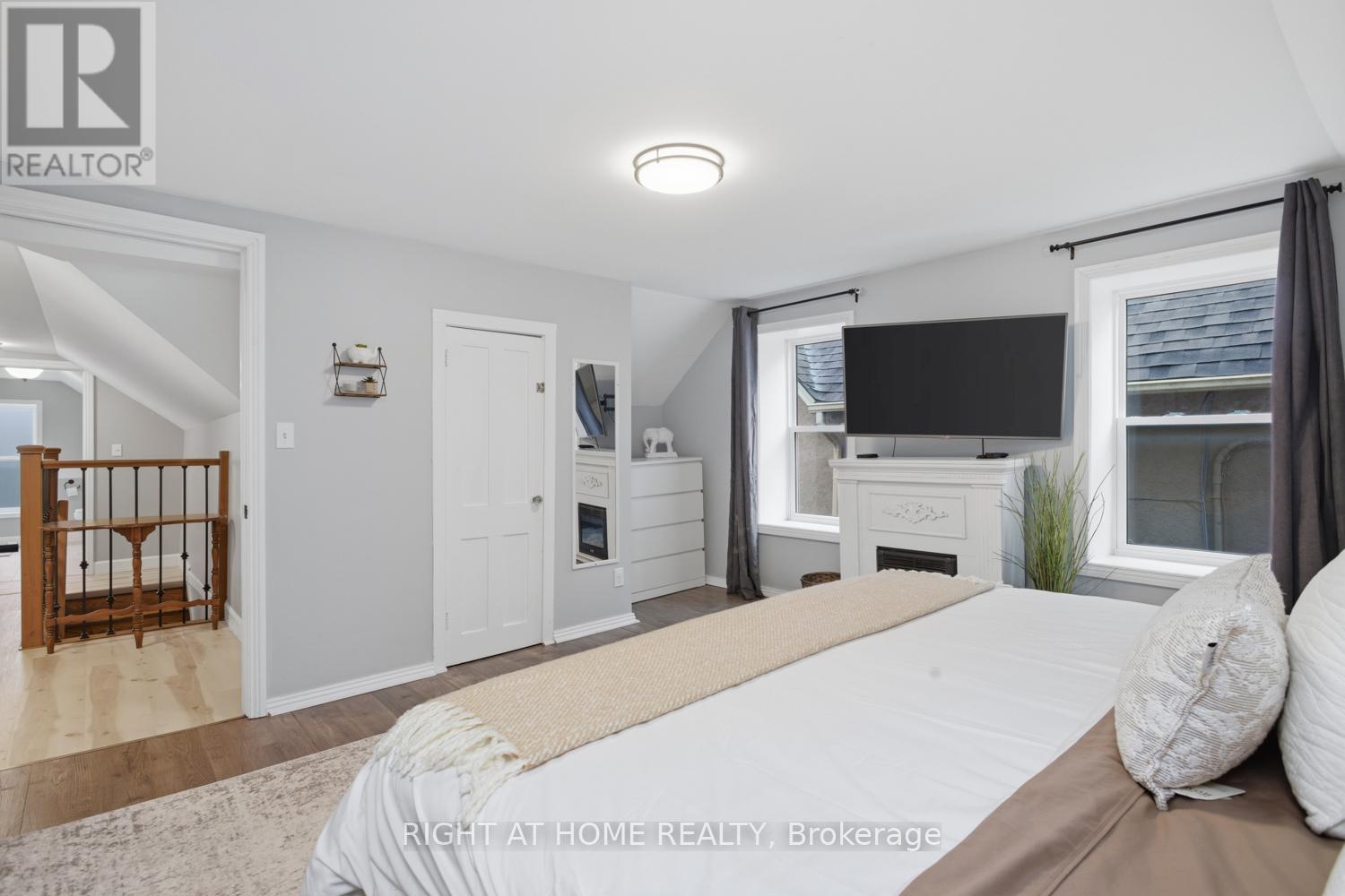 60 KING STREET E - 16