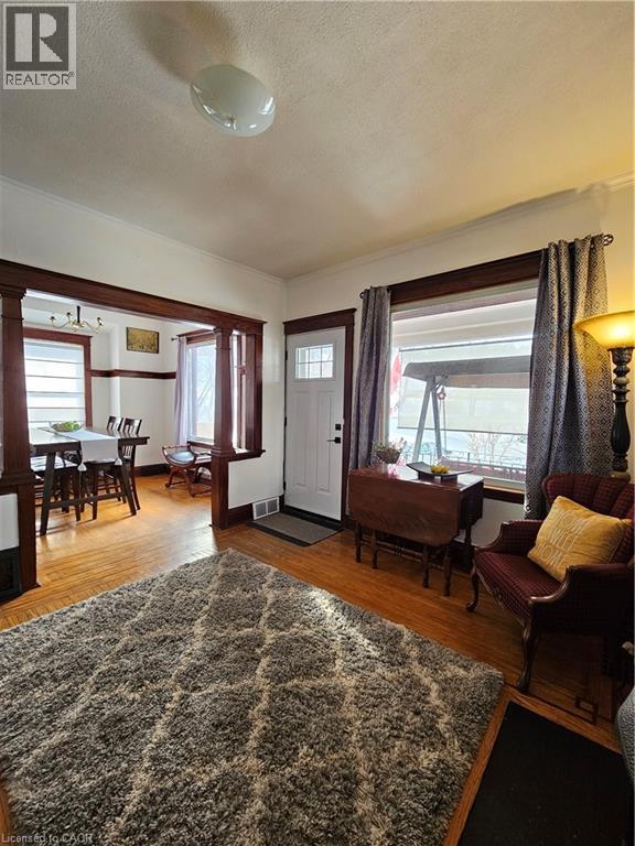 253 GROSVENOR Avenue S - 7