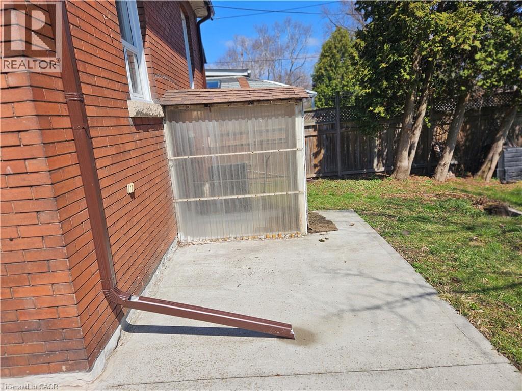 253 GROSVENOR Avenue S - 45
