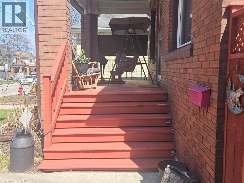 253 GROSVENOR Avenue S - 3