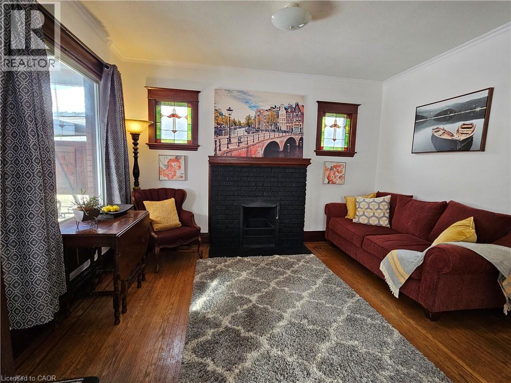 253 GROSVENOR Avenue S - 6