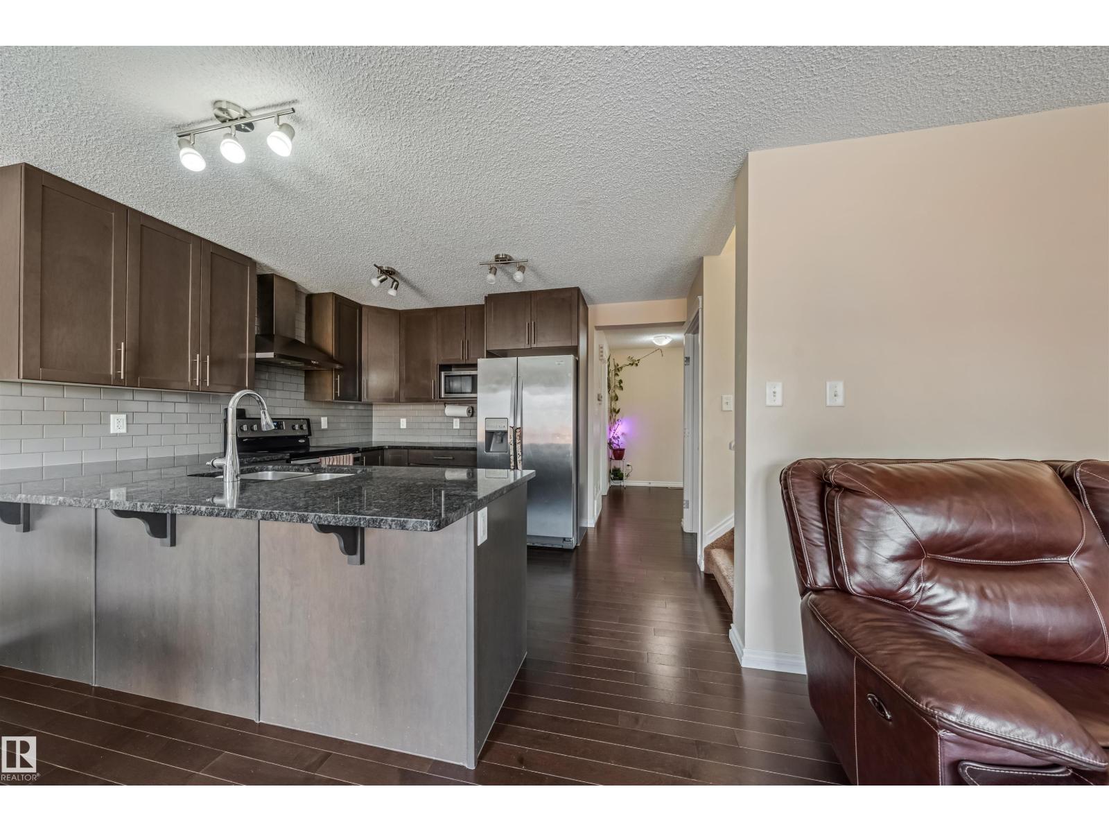 2314 22 AV NW, Edmonton