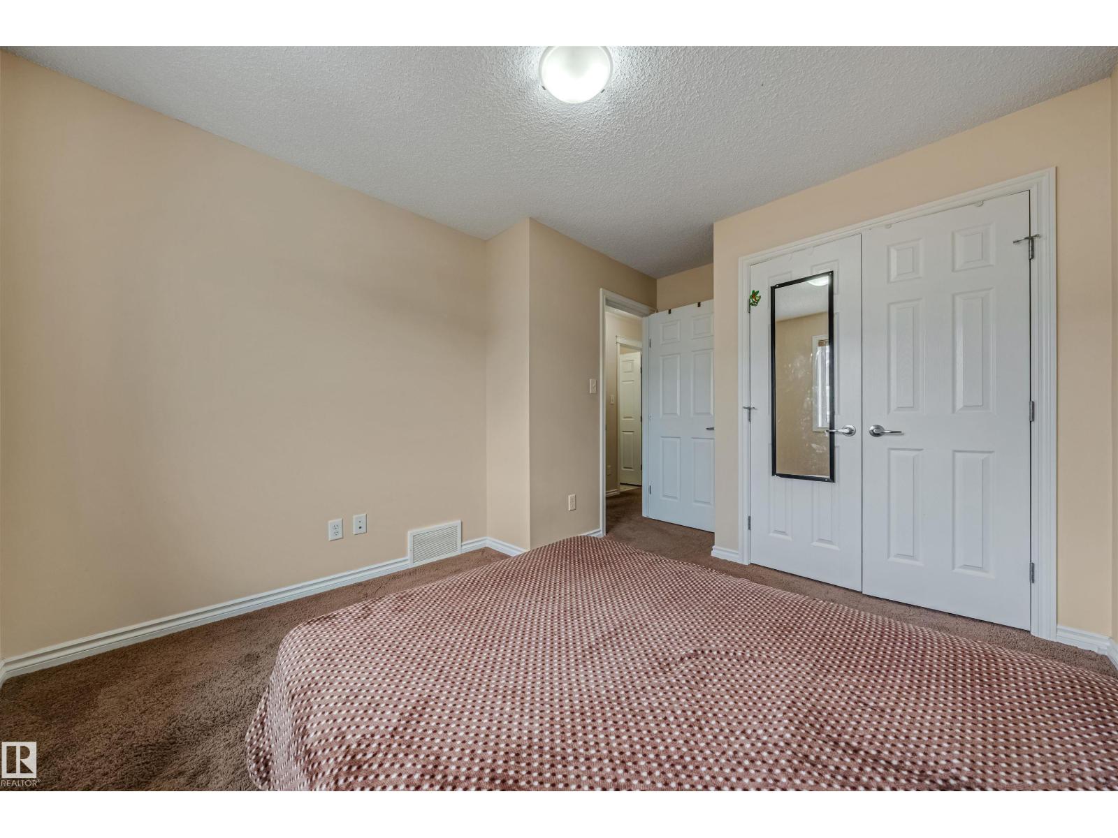 2314 22 AV NW, Edmonton