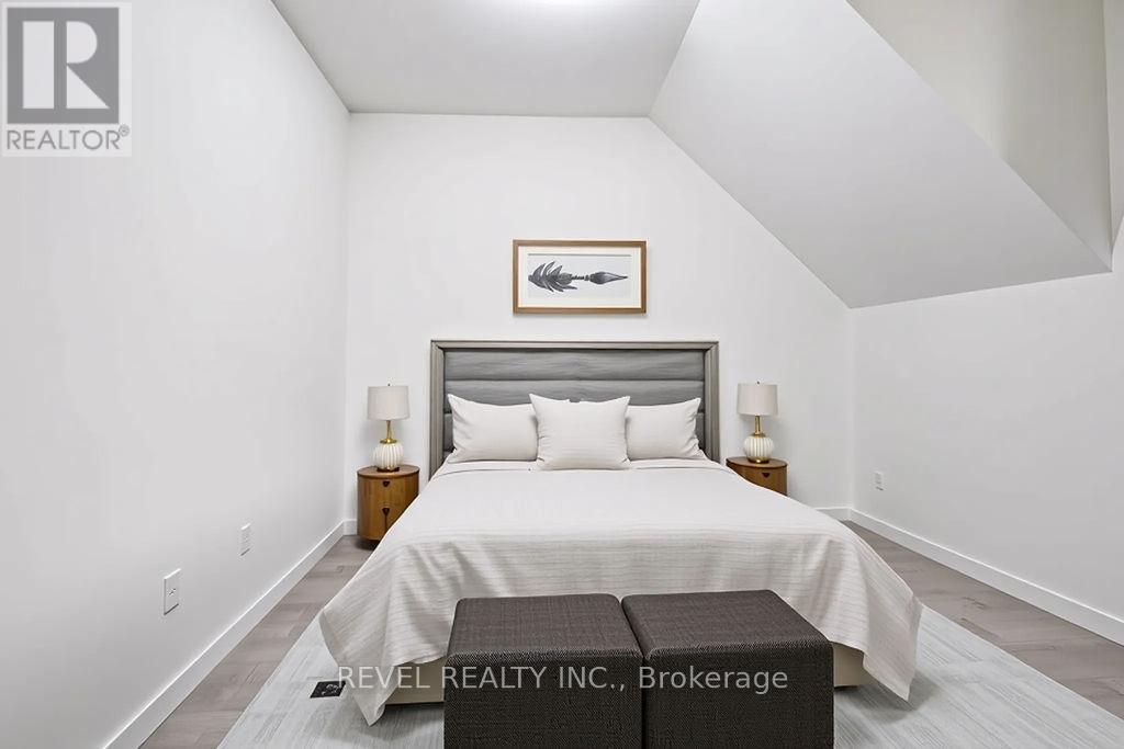 44 PARKSIDE DRIVE - 35