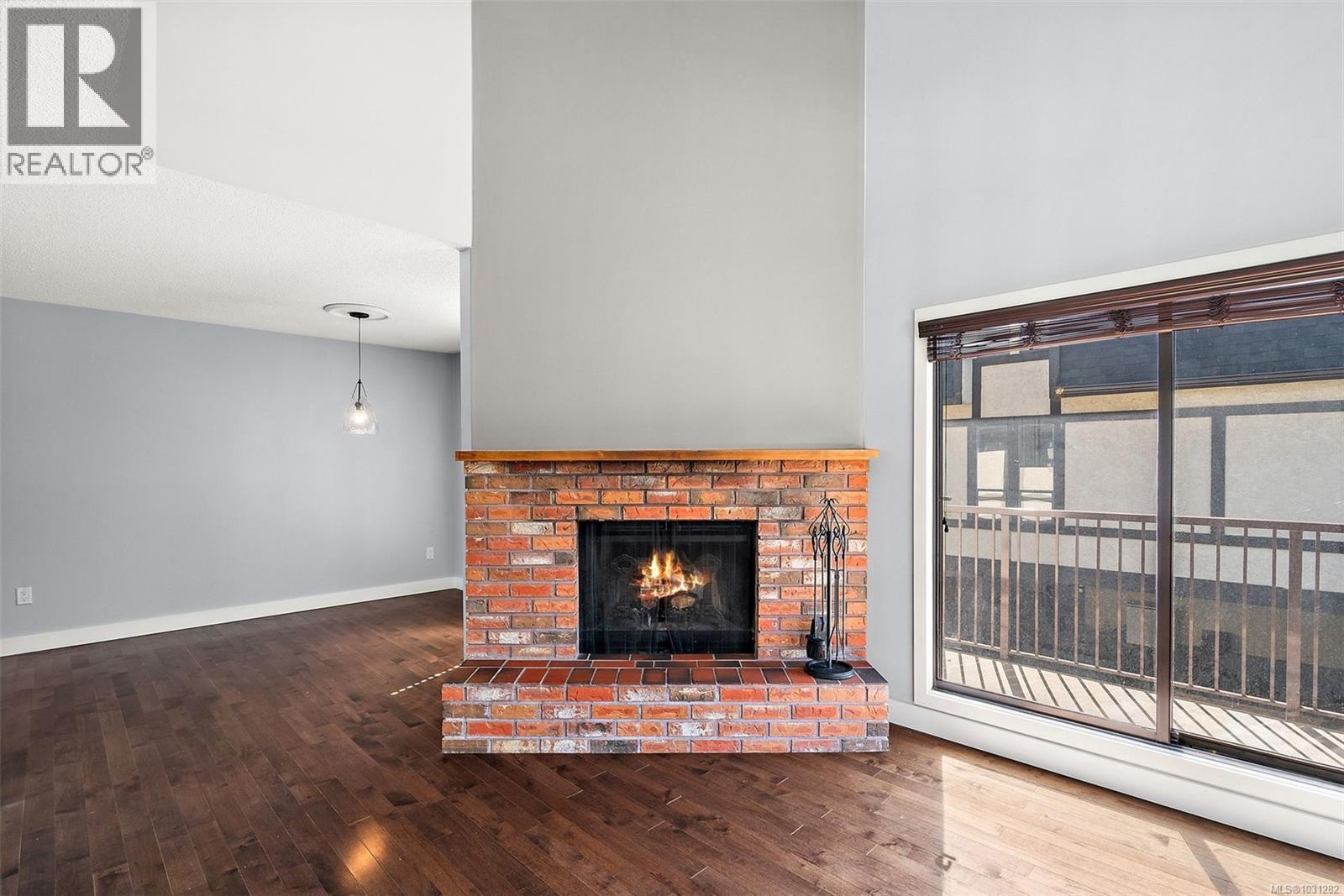 #6 1464 FORT ST - 16