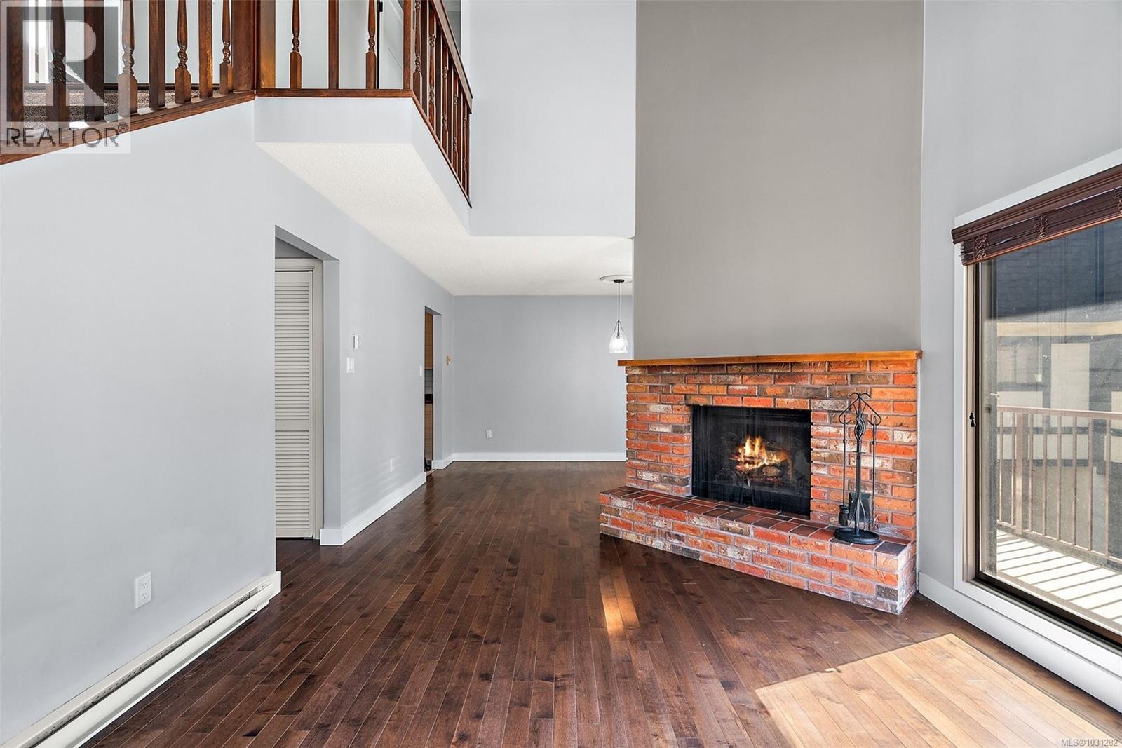 #6 1464 FORT ST - 17