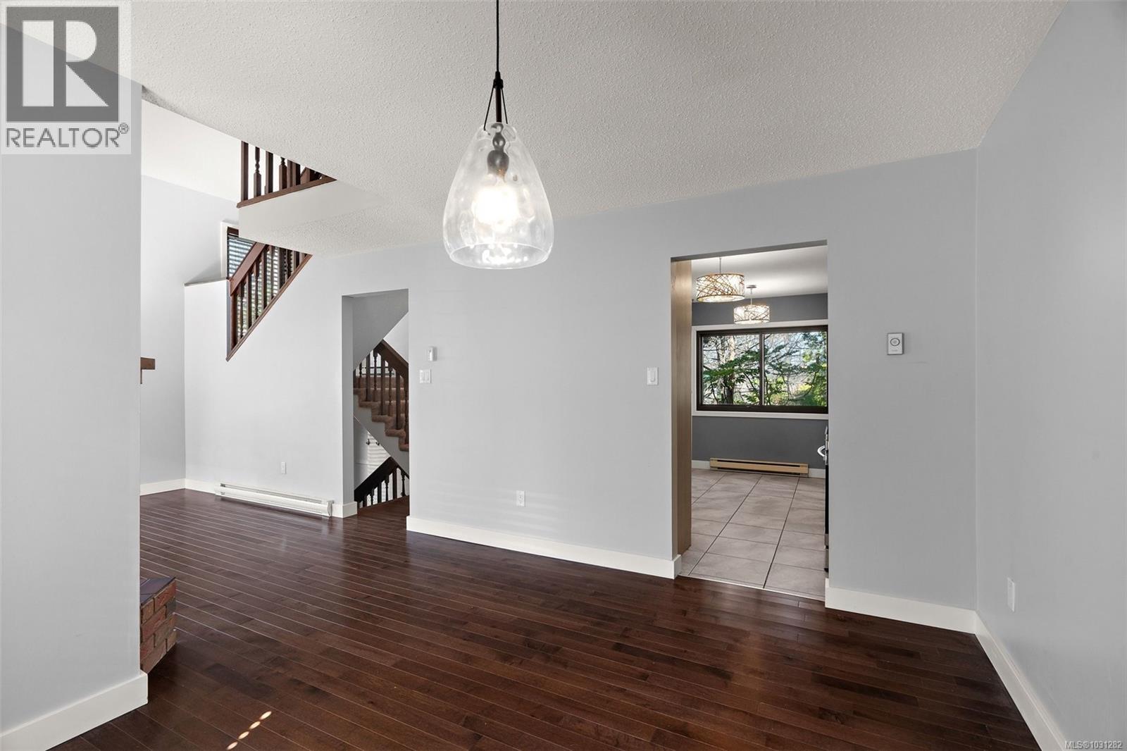 #6 1464 FORT ST - 18