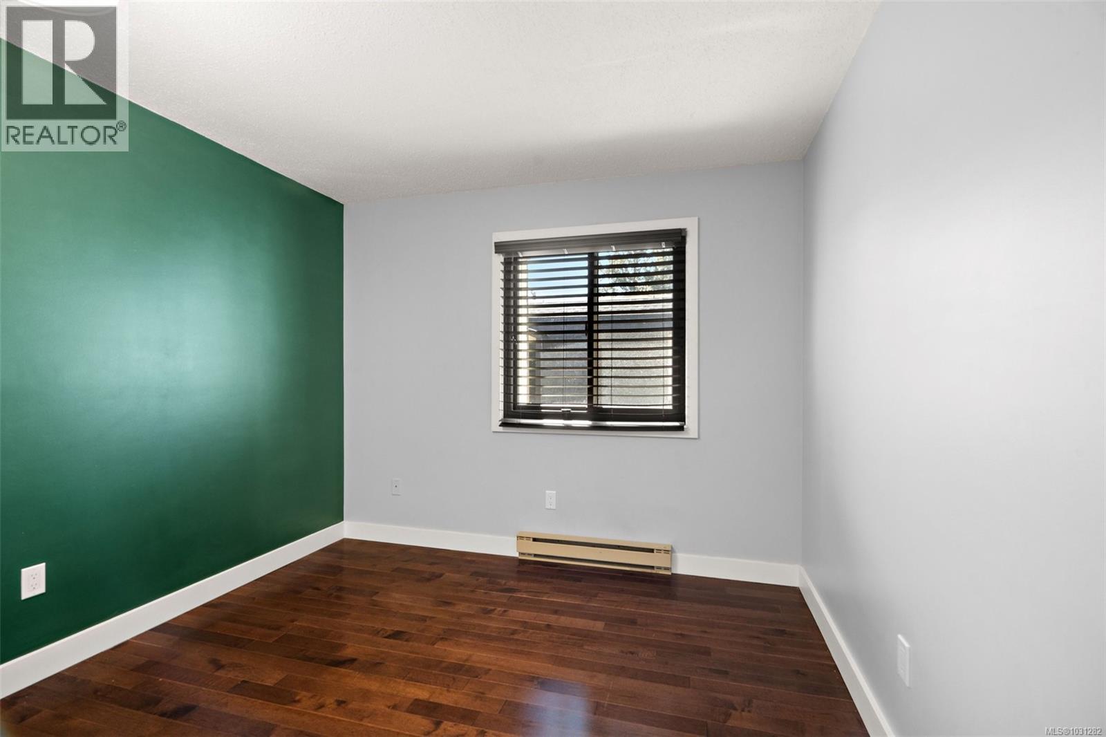 #6 1464 FORT ST - 23