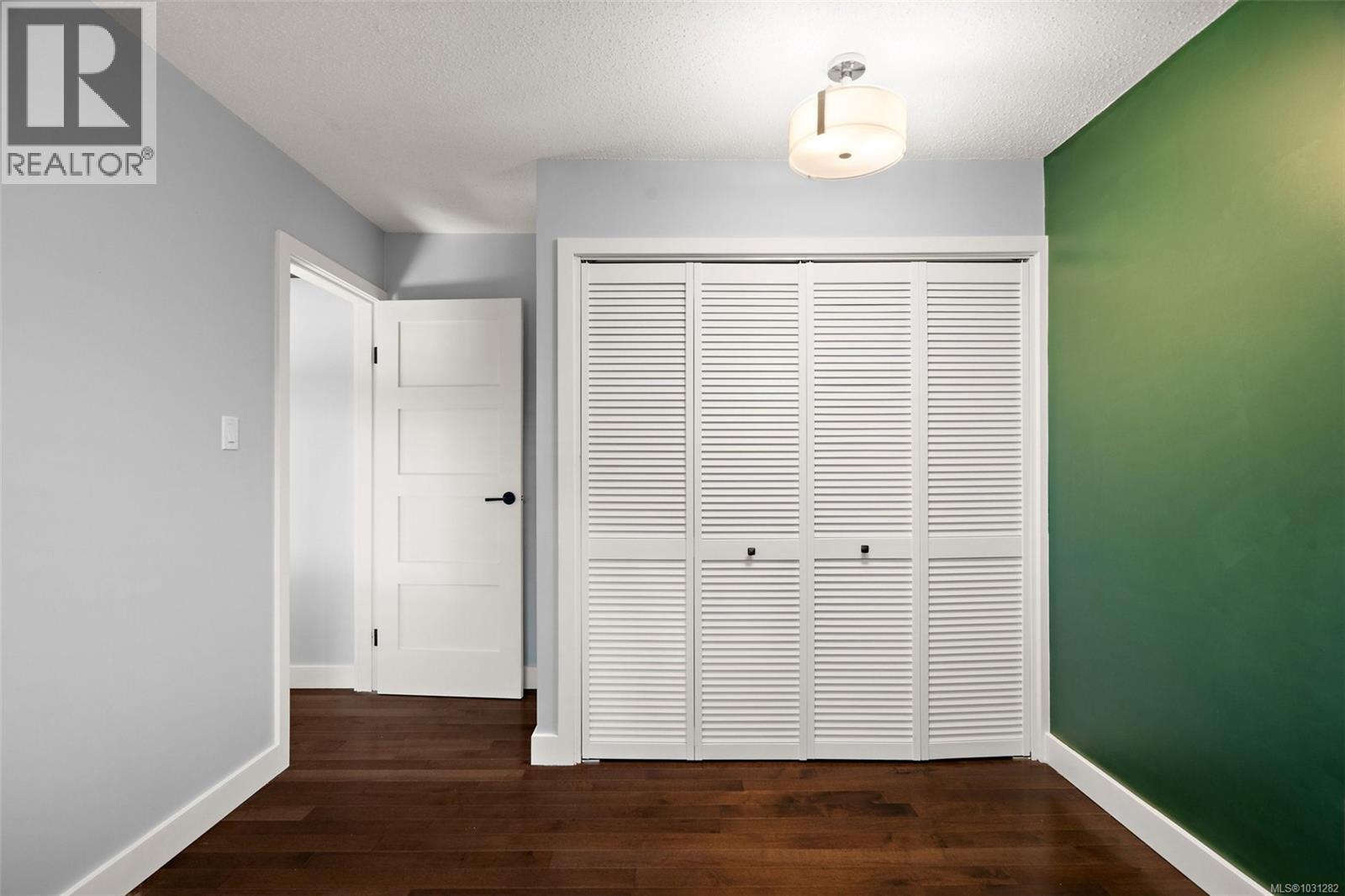 #6 1464 FORT ST - 24