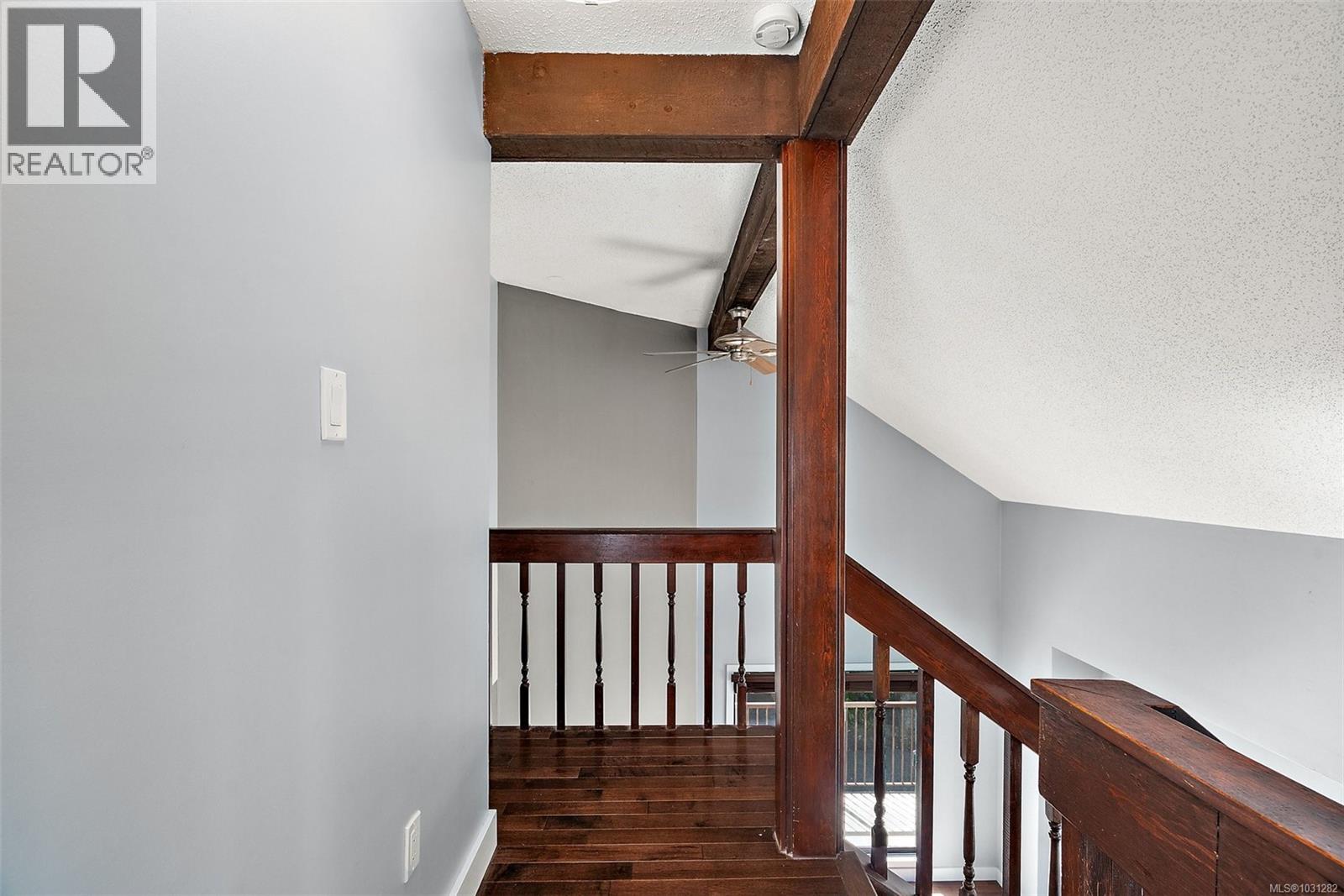 #6 1464 FORT ST - 29