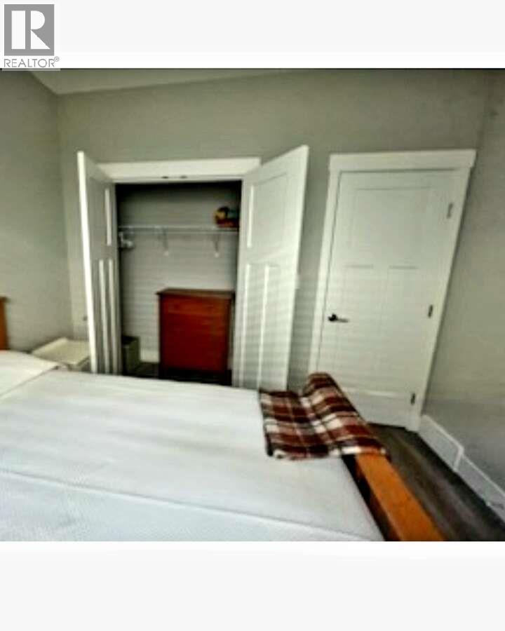 2081 14 AVENUE SE - 13