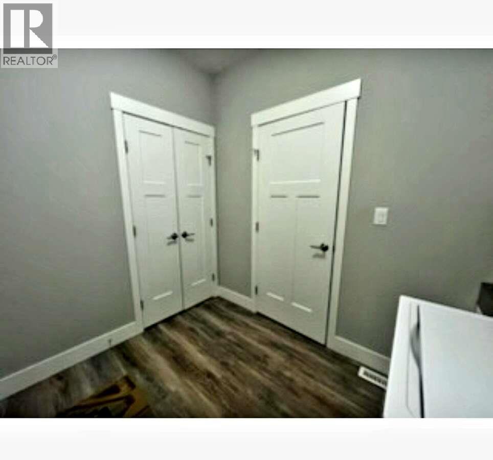 2081 14 AVENUE SE - 10