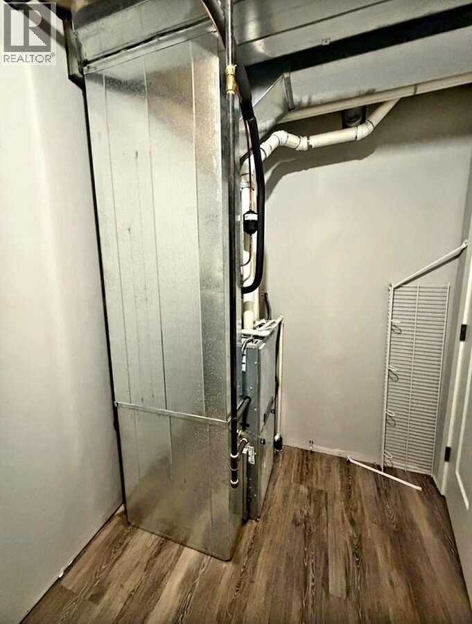 2081 14 AVENUE SE - 31