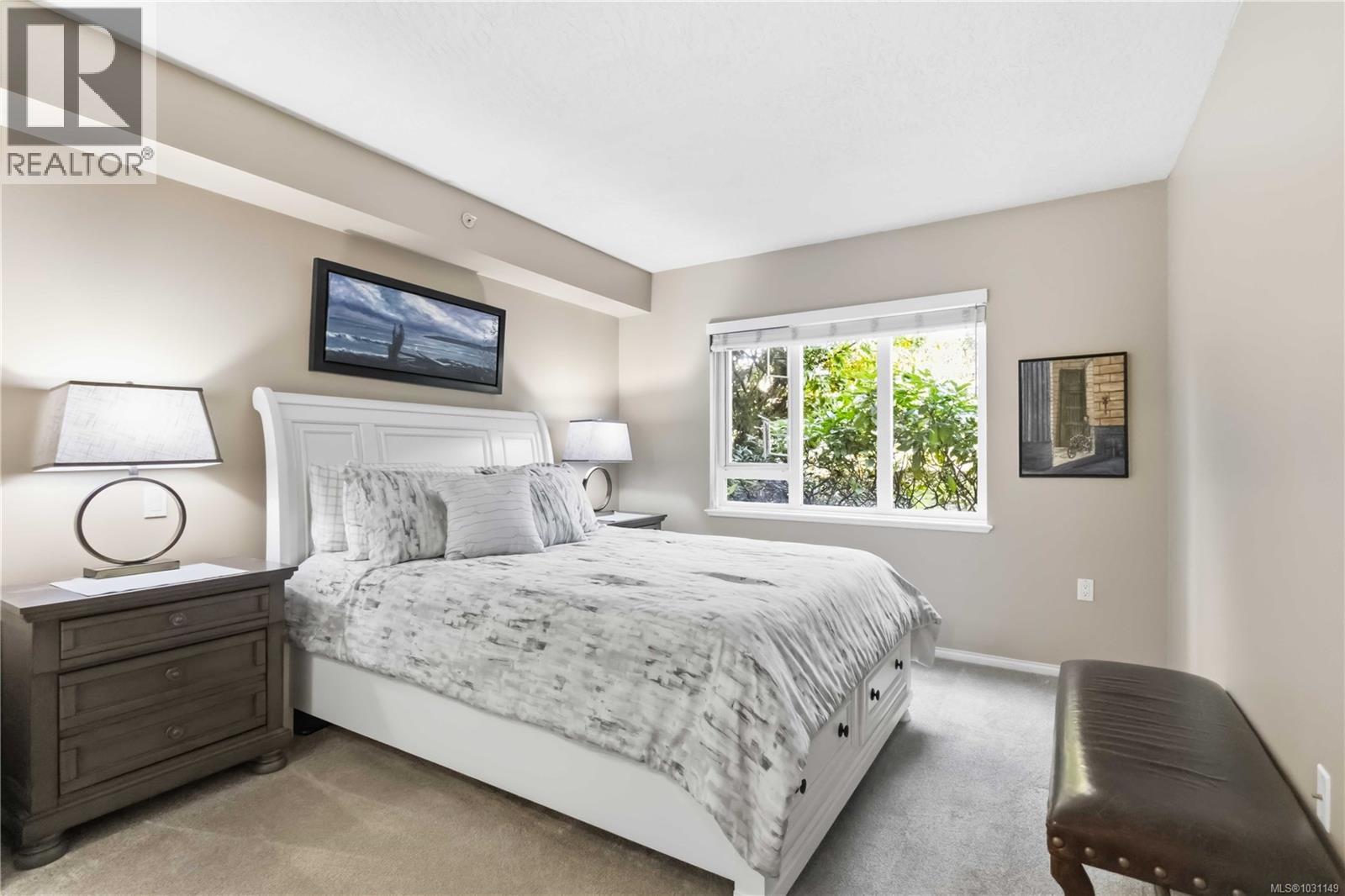 101 1521 Church Avenue, Saanich