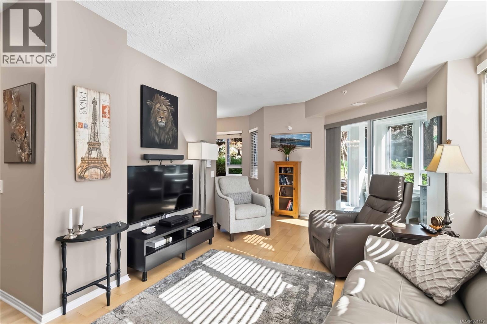 101 1521 Church Avenue, Saanich