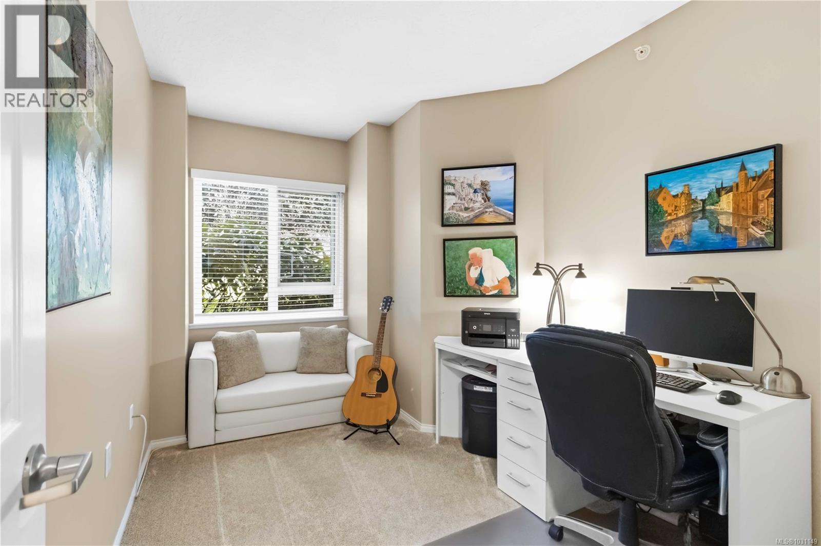 101 1521 Church Avenue, Saanich