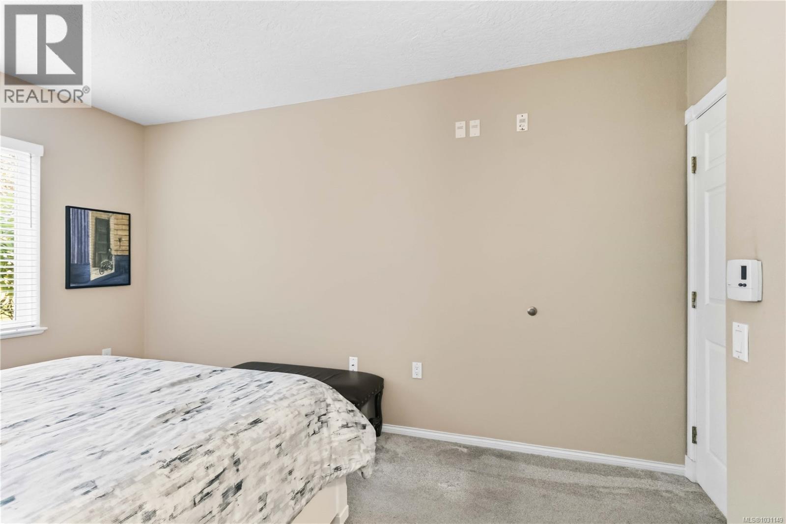 101 1521 Church Avenue, Saanich