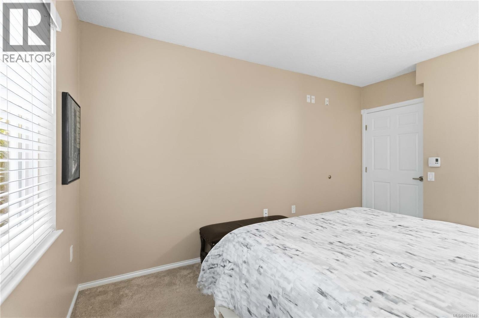 101 1521 Church Avenue, Saanich