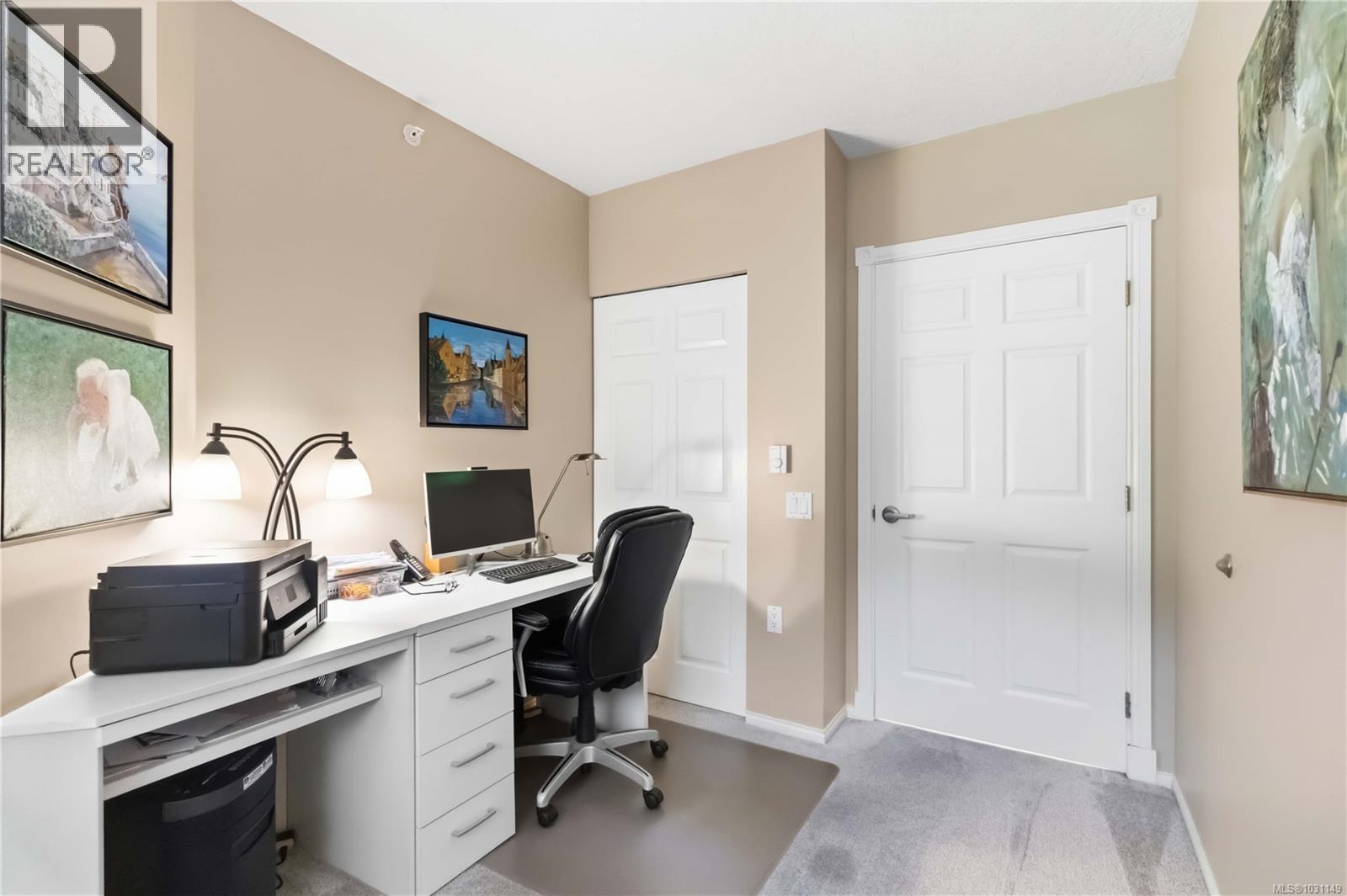 101 1521 Church Avenue, Saanich