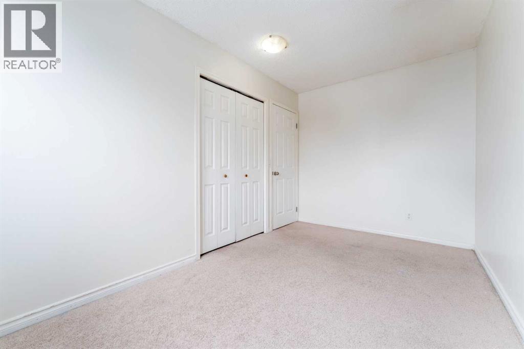 Single Family House 4 Level for Sale in  Templewood Drive NE Temple Calgary 