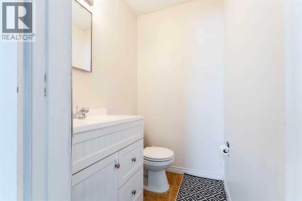 Single Family House 4 Level for Sale in  Templewood Drive NE Temple Calgary 