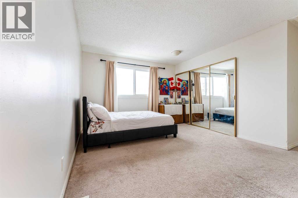 Single Family House 4 Level for Sale in  Templewood Drive NE Temple Calgary 