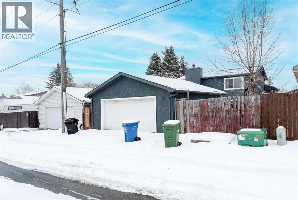 Single Family House 4 Level for Sale in  Templewood Drive NE Temple Calgary 