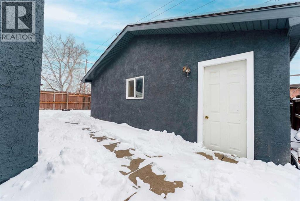 Single Family House 4 Level for Sale in  Templewood Drive NE Temple Calgary 