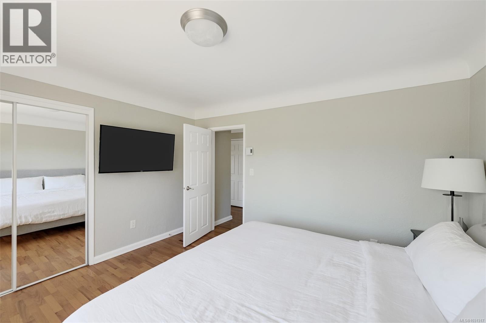 1098 Willow St, Saanich