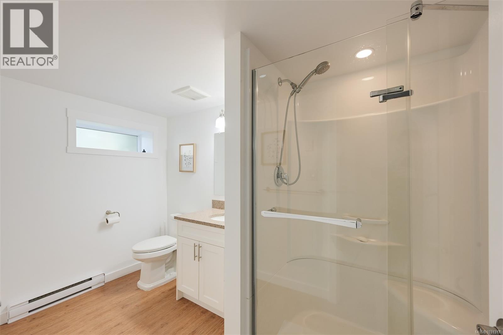 1098 Willow St, Saanich