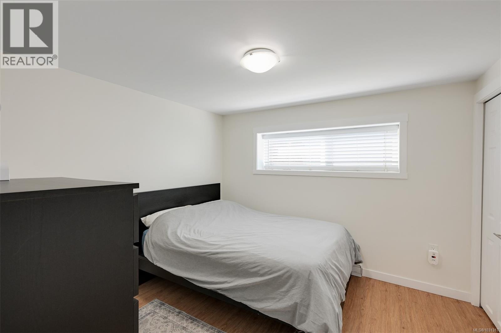 1098 Willow St, Saanich