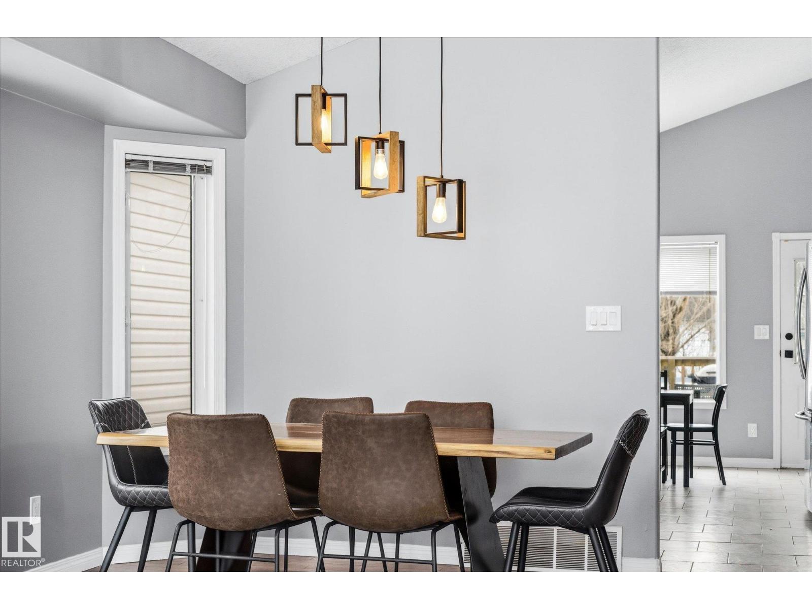 1064 JONES CR NW, Edmonton