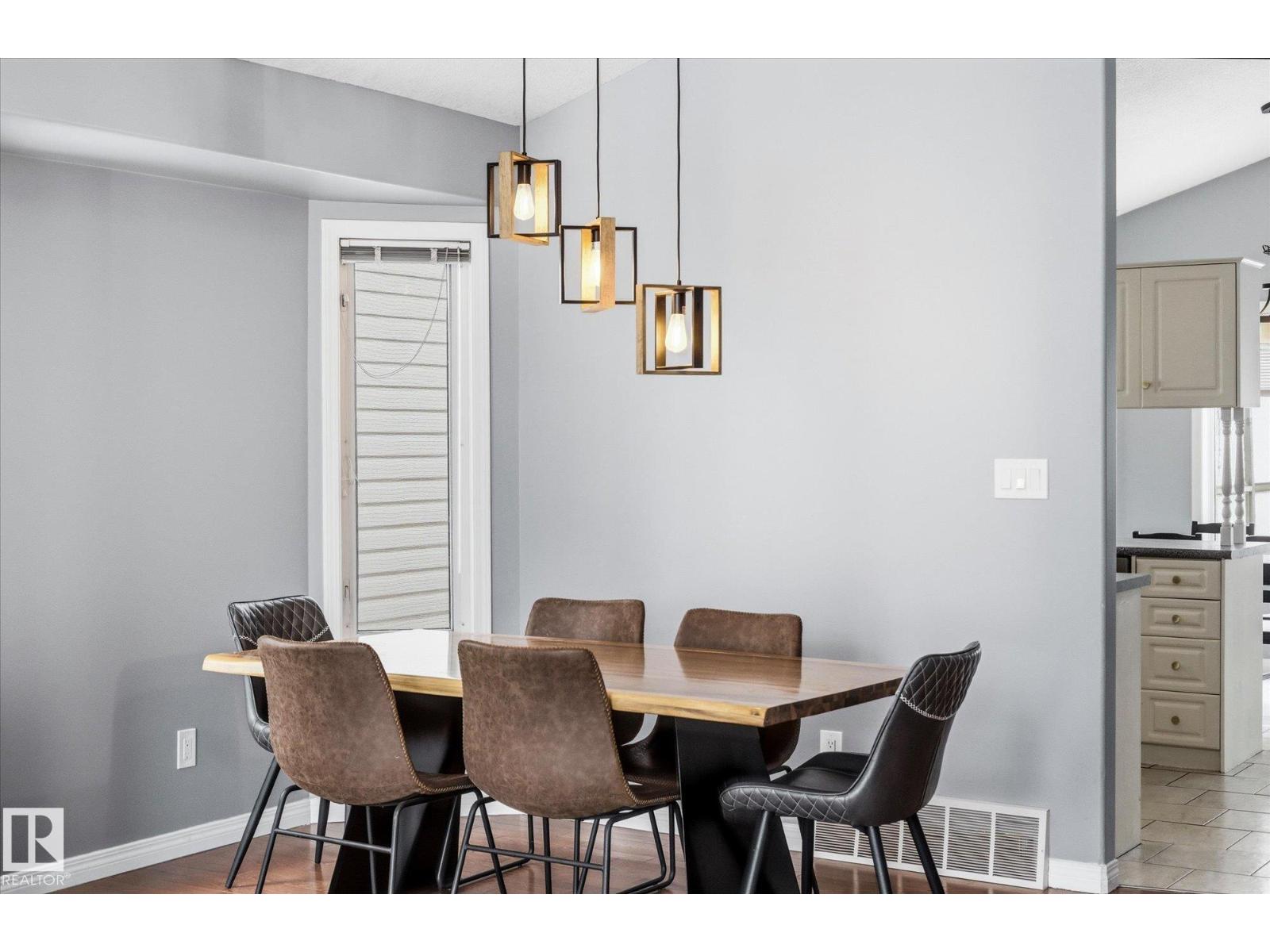 1064 JONES CR NW, Edmonton