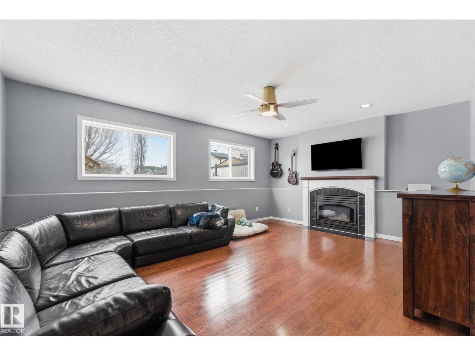 1064 JONES CR NW, Edmonton