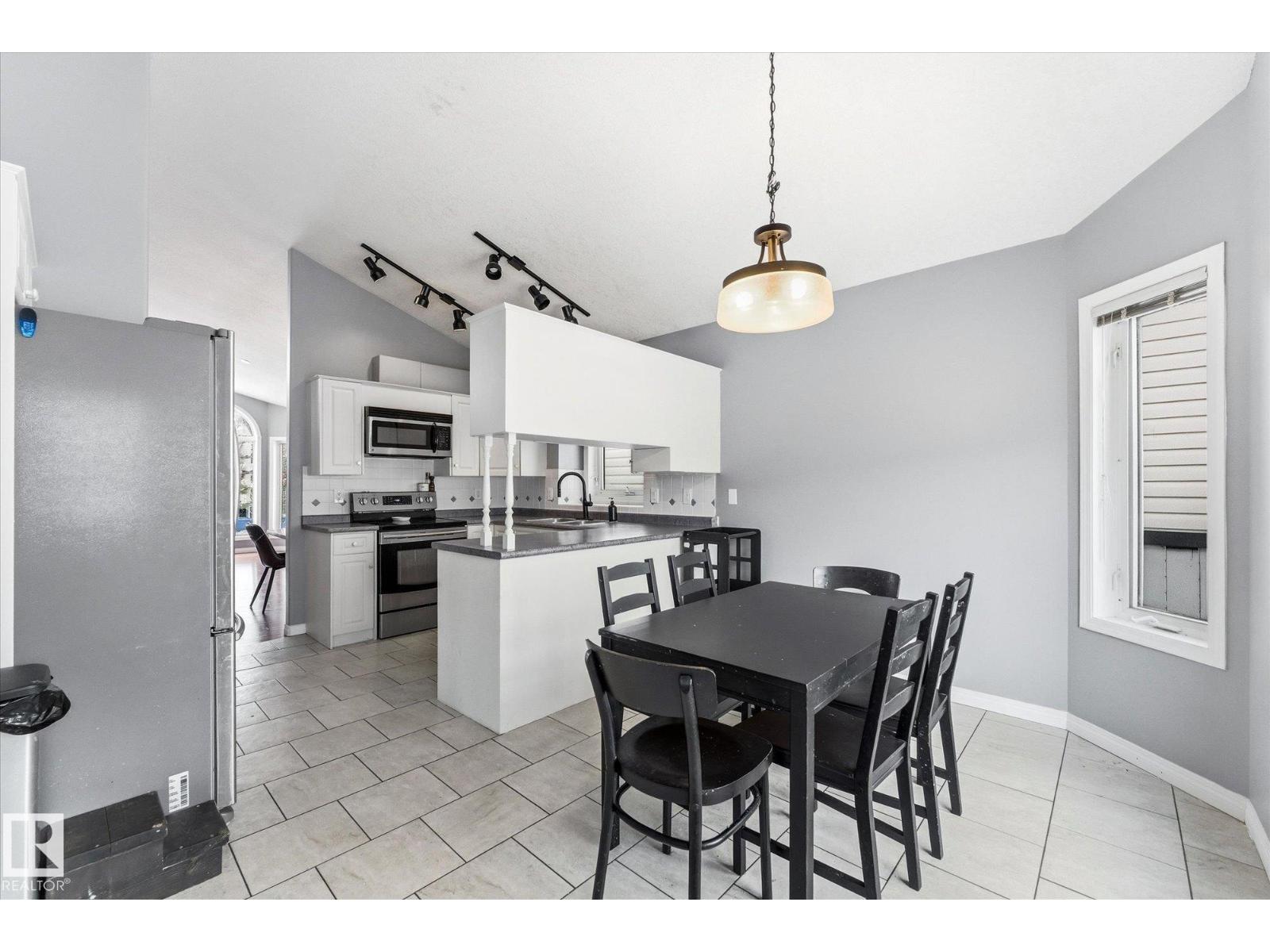 1064 JONES CR NW, Edmonton