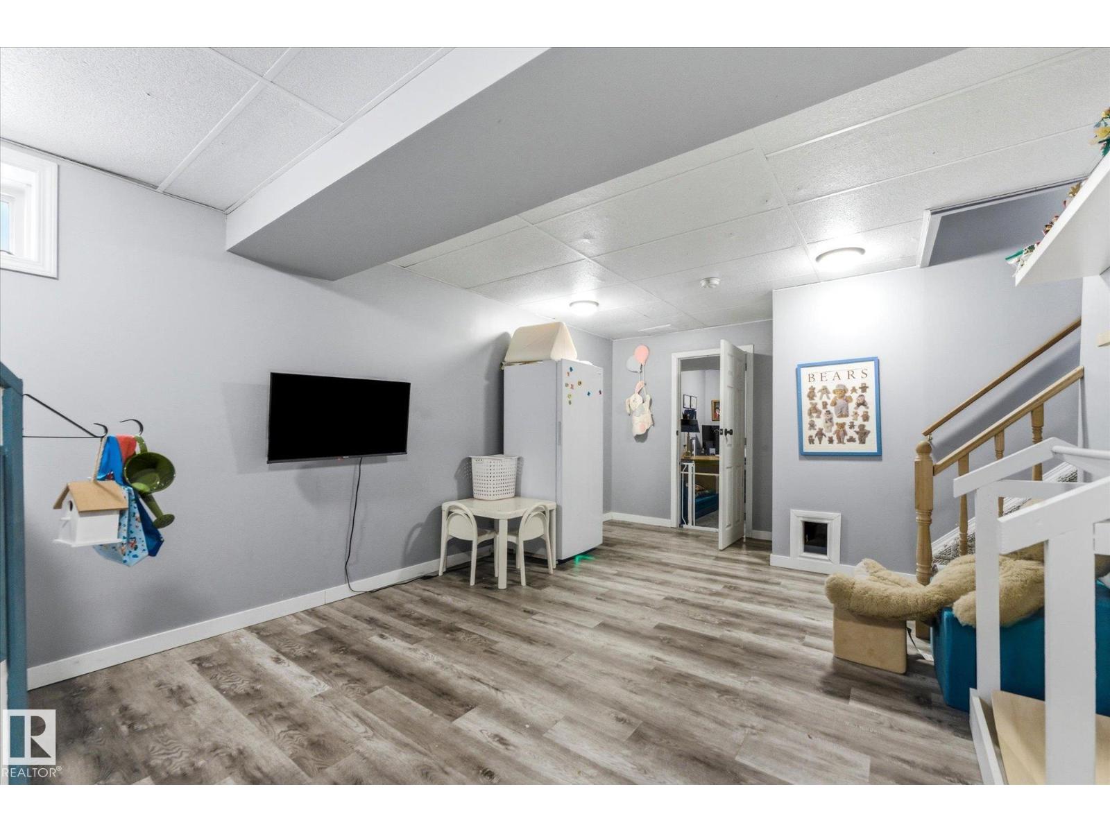 1064 JONES CR NW, Edmonton