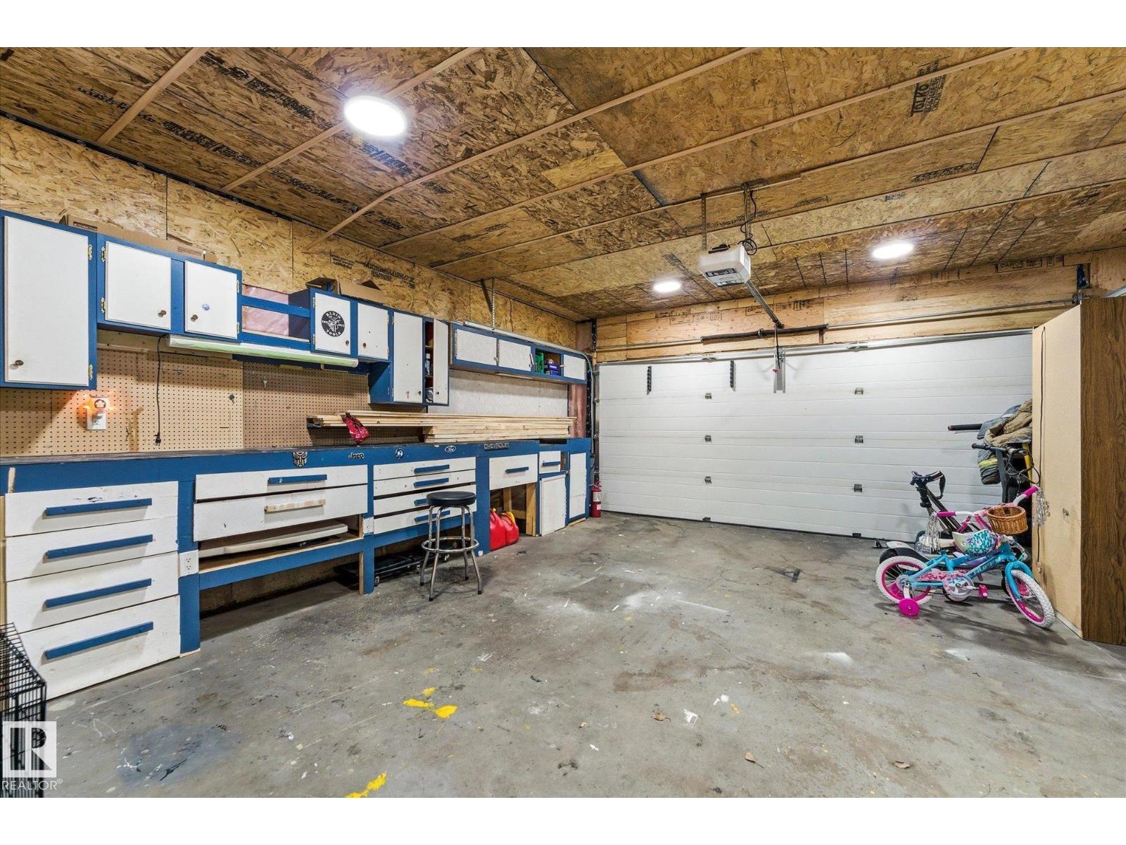 1064 JONES CR NW, Edmonton