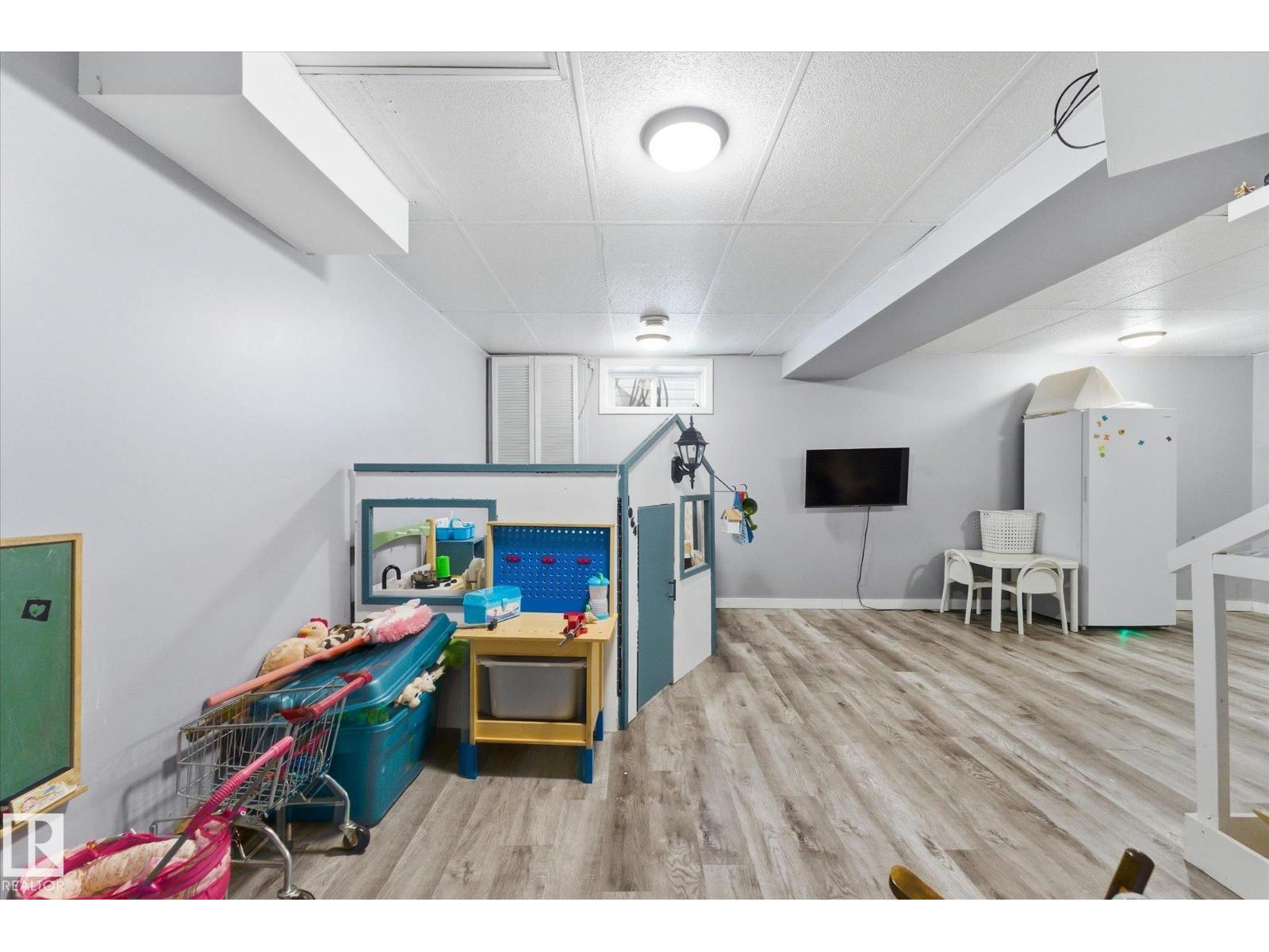 1064 JONES CR NW, Edmonton