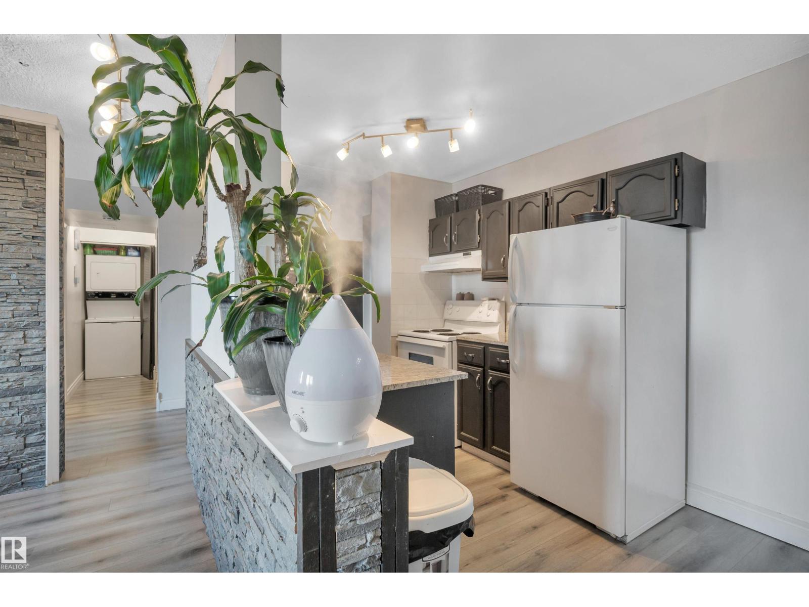 #802 10145 109 ST NW - 10