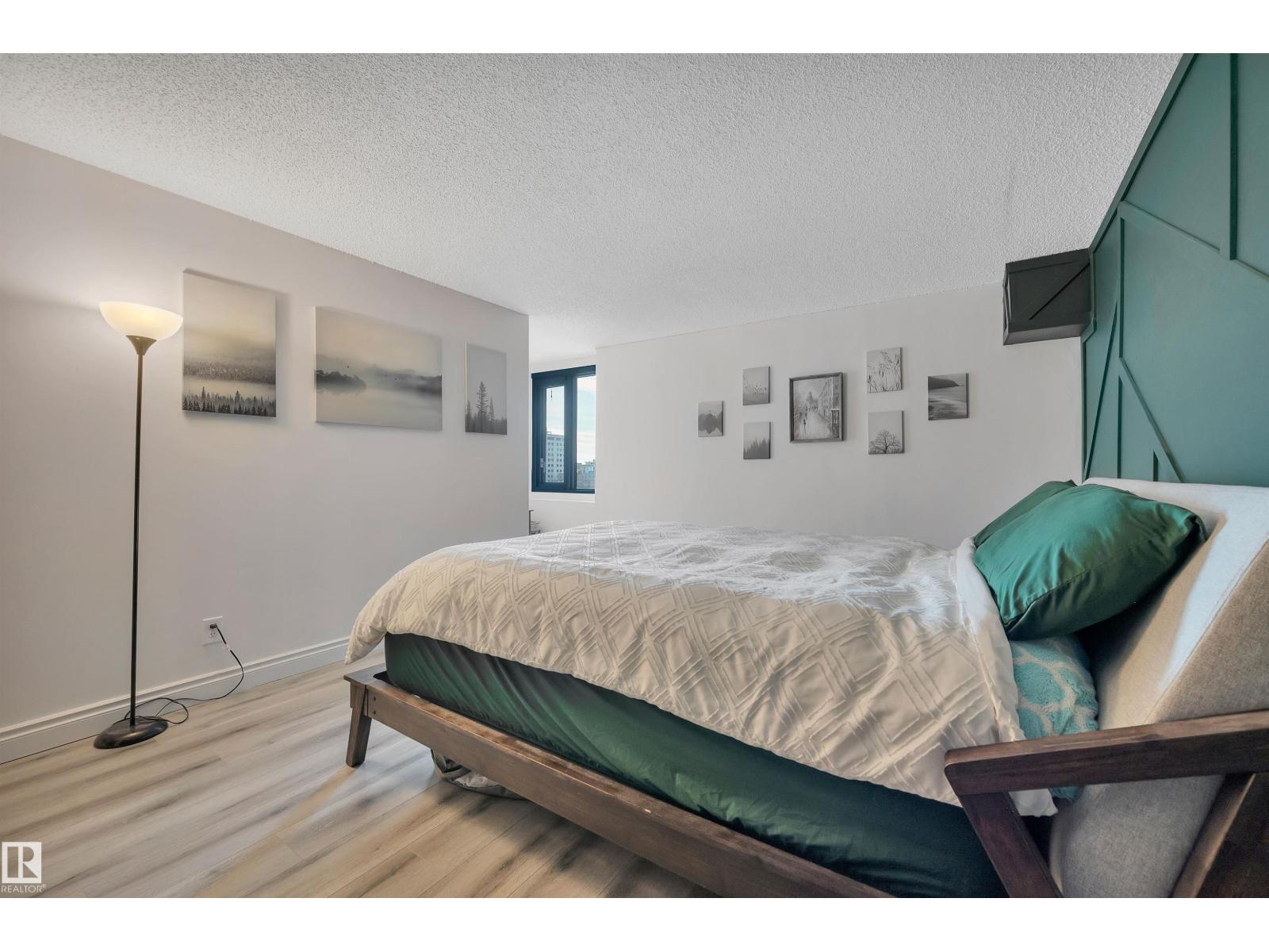 #802 10145 109 ST NW - 26