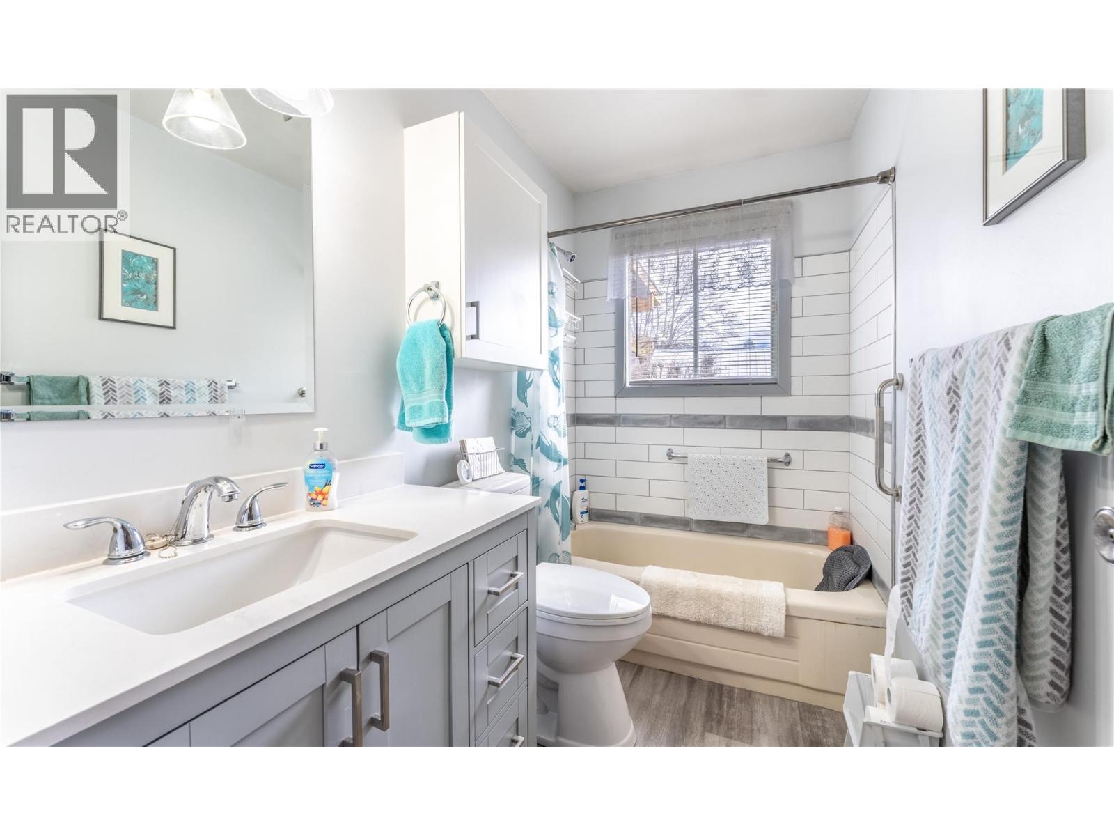 234 12TH AVENUE N - 10