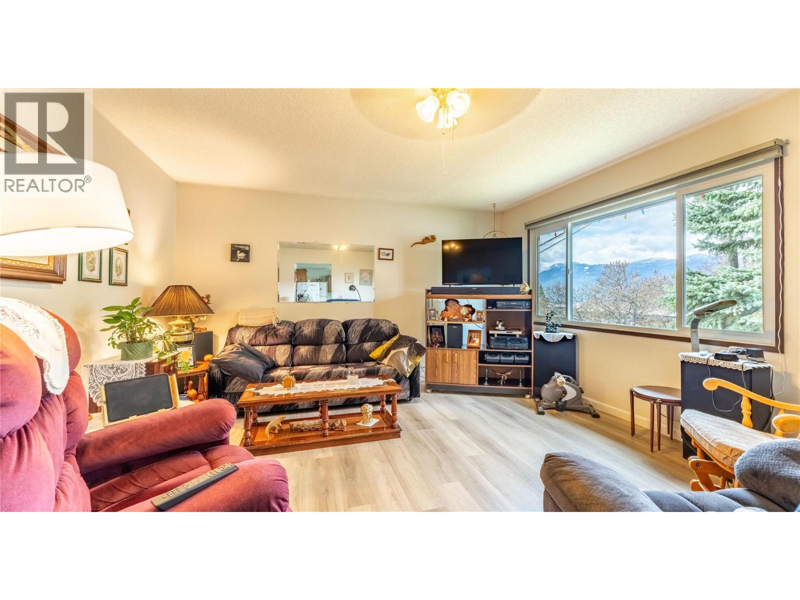 234 12TH AVENUE N - 8