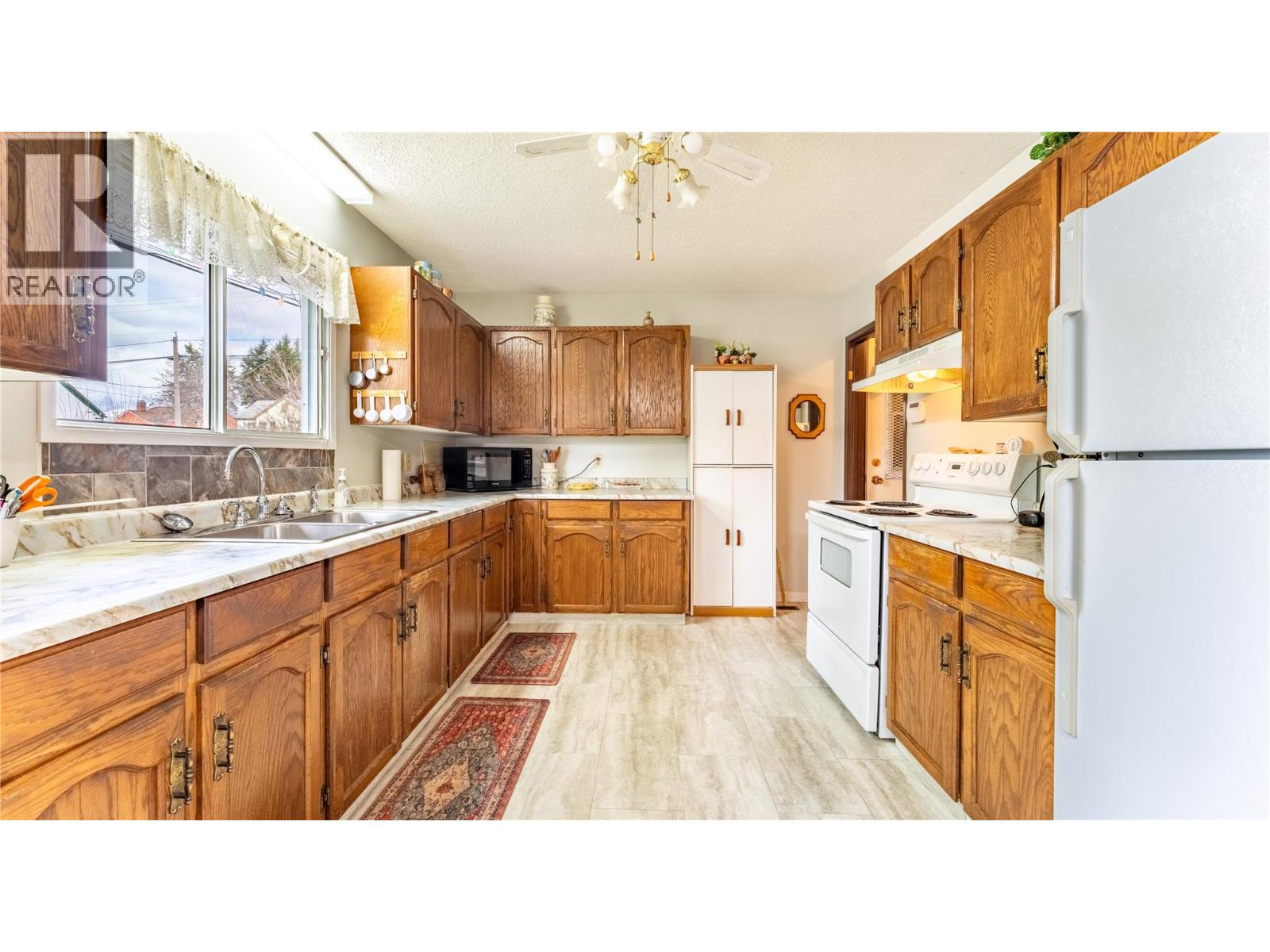 234 12TH AVENUE N - 6