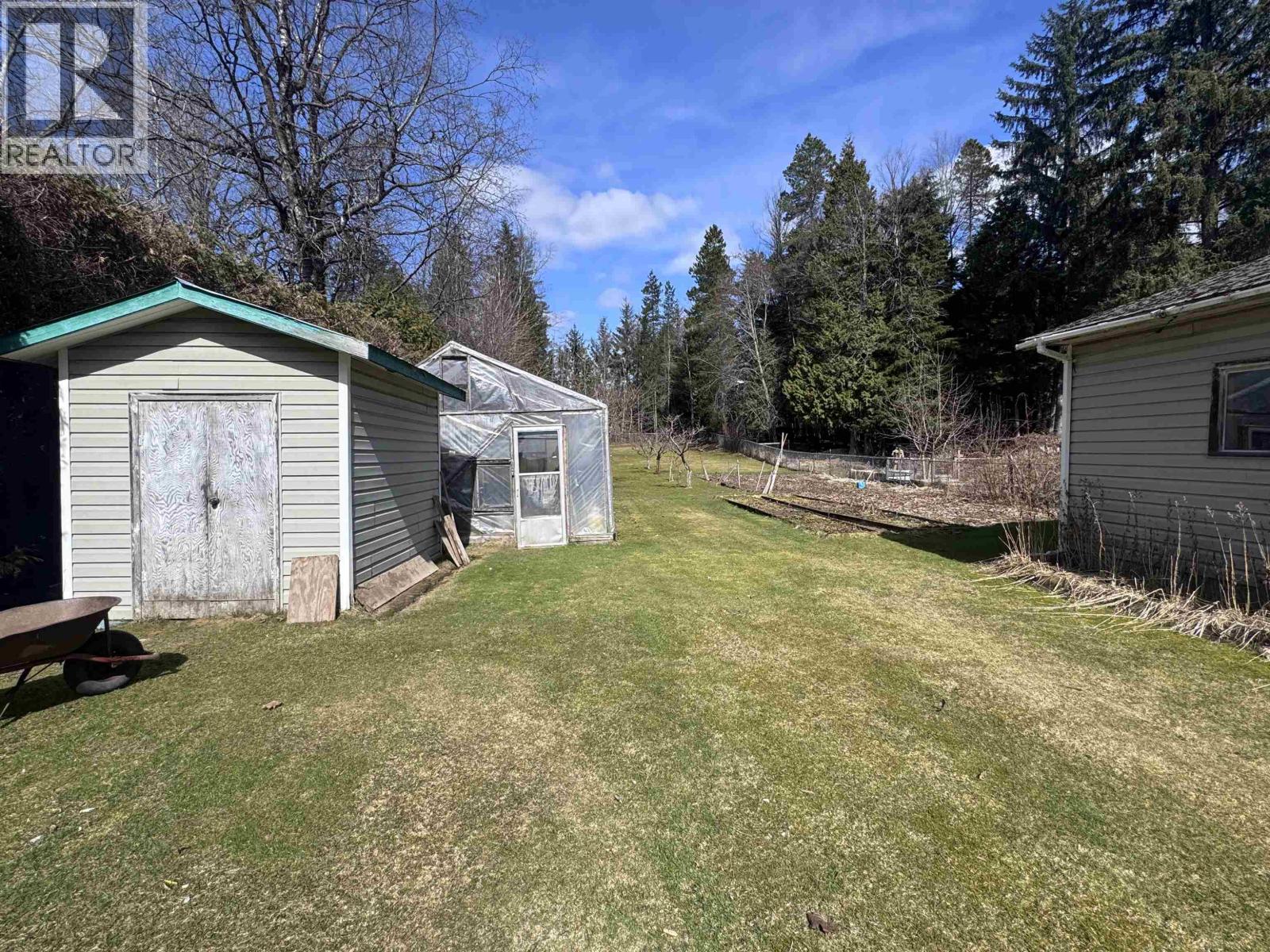 4918 GRAHAM Avenue, Terrace